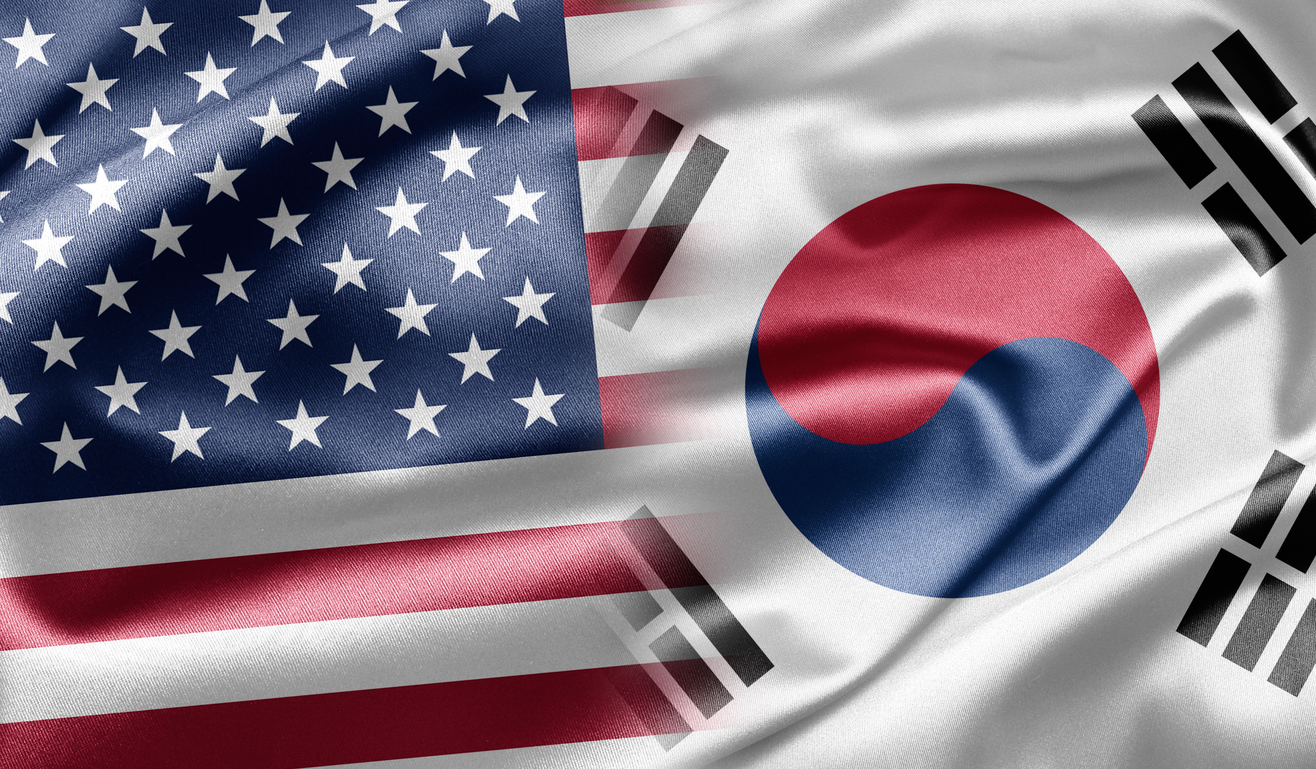 美國和韓國的國旗並排。