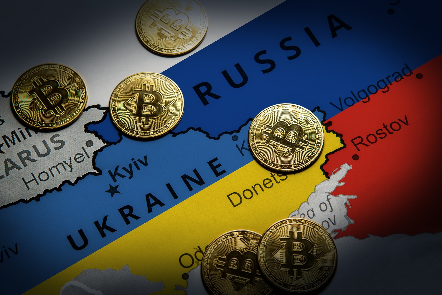 旨在在俄羅斯和烏克蘭地圖上代表比特幣的代幣，每個國家都以其國旗的色調著色。